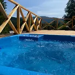 Brda 5 Osobowa Z Jacuzzi 木屋